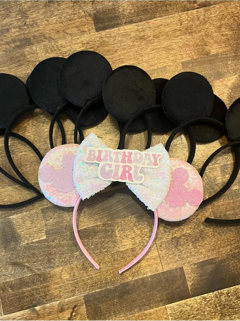 Minnie Mouse birthday party decorations